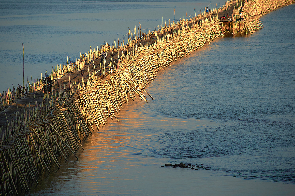 Kampong Cham Bamboo Bridge - crossign Mekong river